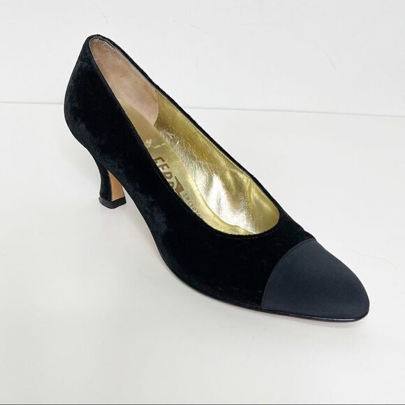 Salvatore Ferragamo Kitten Heel Cap Toe Black Pumps Size 7AA - Picture 1 of 8